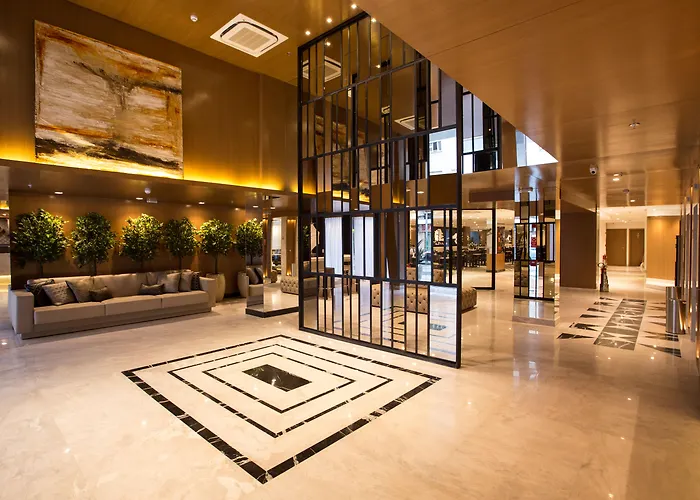 Royal Regency Palace Hotel